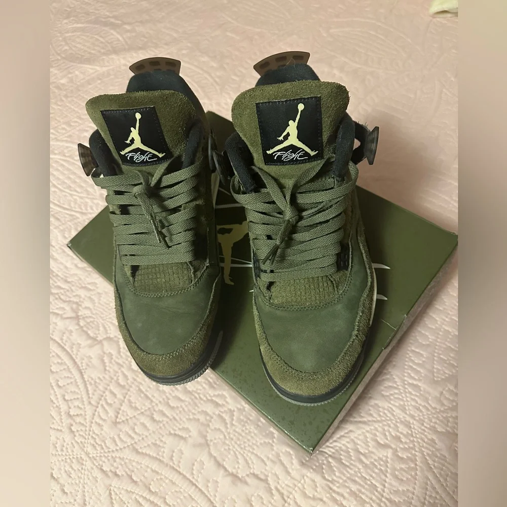 Jordan 4 SE craft medium olive